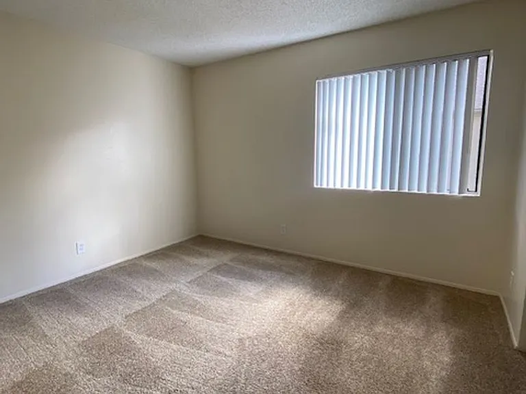 Summer Brook Apartments — Photo 44