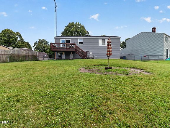 3rd image of 1919 Windbrook Ct