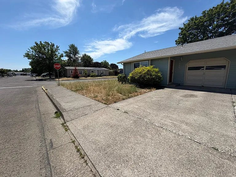 3998 Linn Ave SE — Photo 17