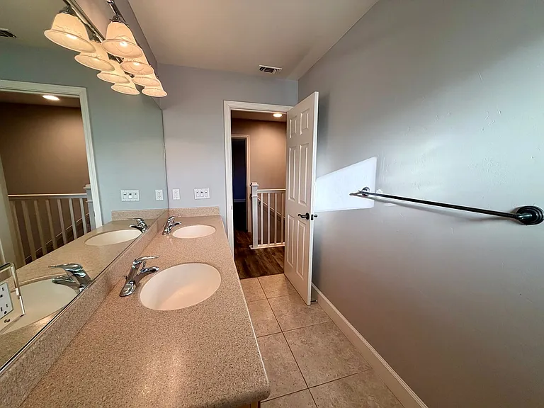 904 Larable Ct — Photo 21