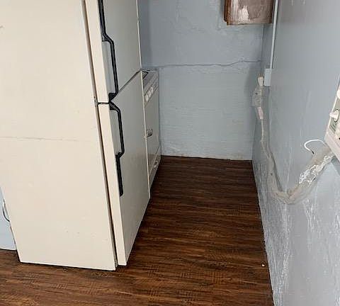 4th image of 525 W 8th St APT 6
