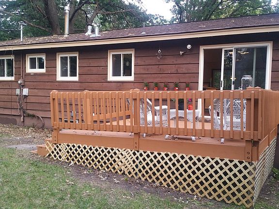 5th image of 6131 Woody Ln NE