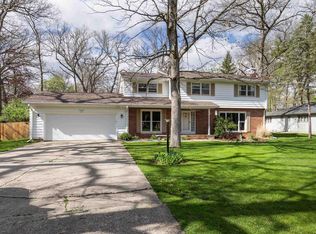 2665 E Chatsworth Dr, Beloit, WI 53511