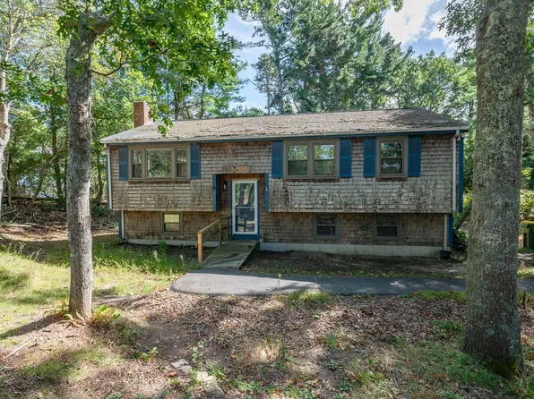 244 Hedges Pond Rd, Plymouth, MA 02360
