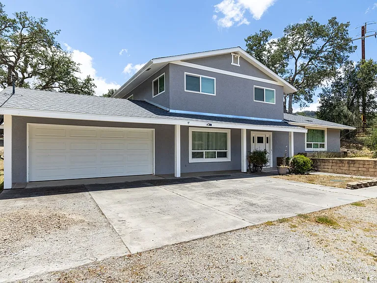 10065 Old Morro Rd E — Photo 3
