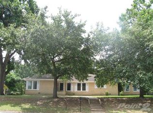411 W Tom Green St, Brenham, TX 77833