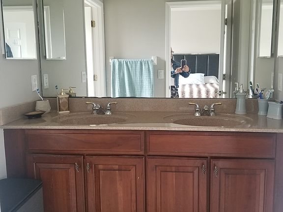 5th image of 1013 Juel St