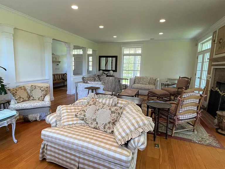 111 Cove Hollow Rd — Photo 8