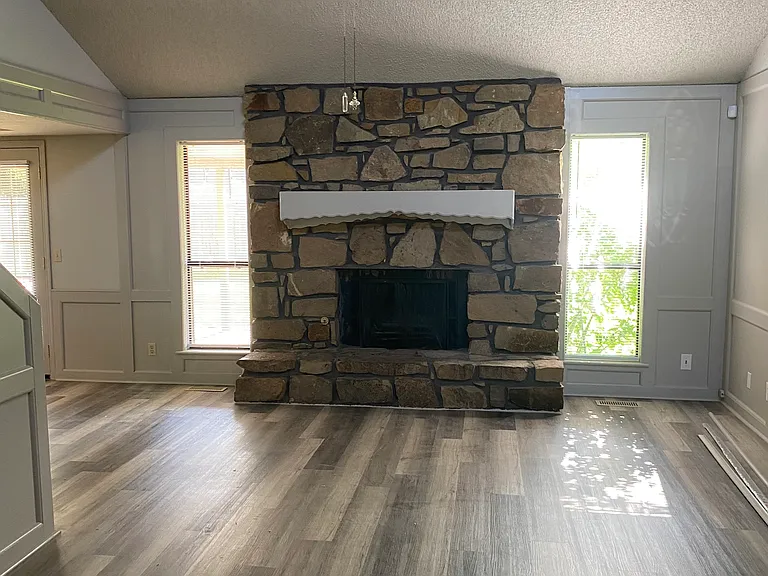 2212 S Fir Ave — Photo 6