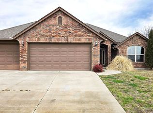 837 SE 8th St, Moore, OK 73160
