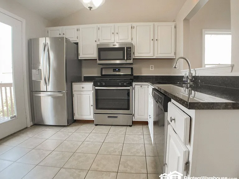 422 Reading Ave — Photo 12