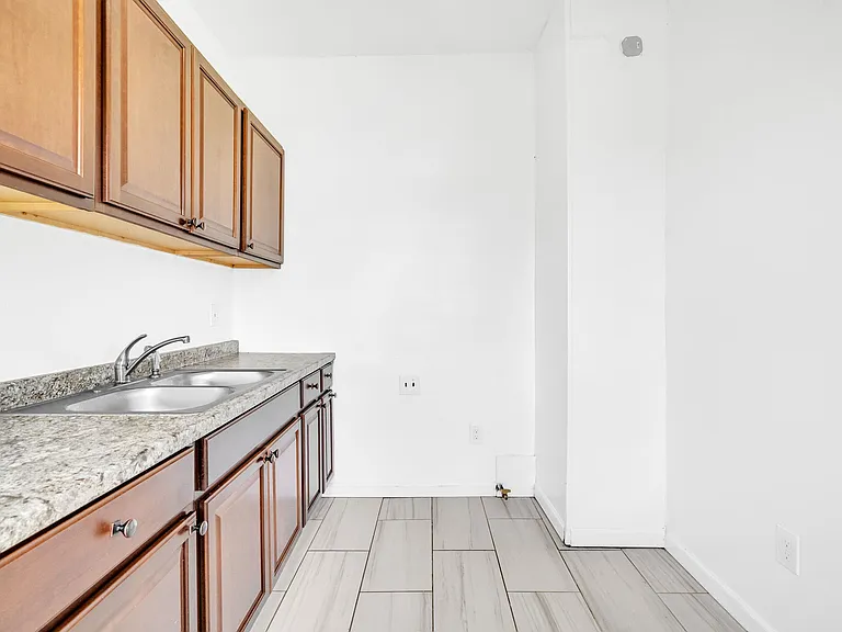 6423 Hazlett St — Photo 25