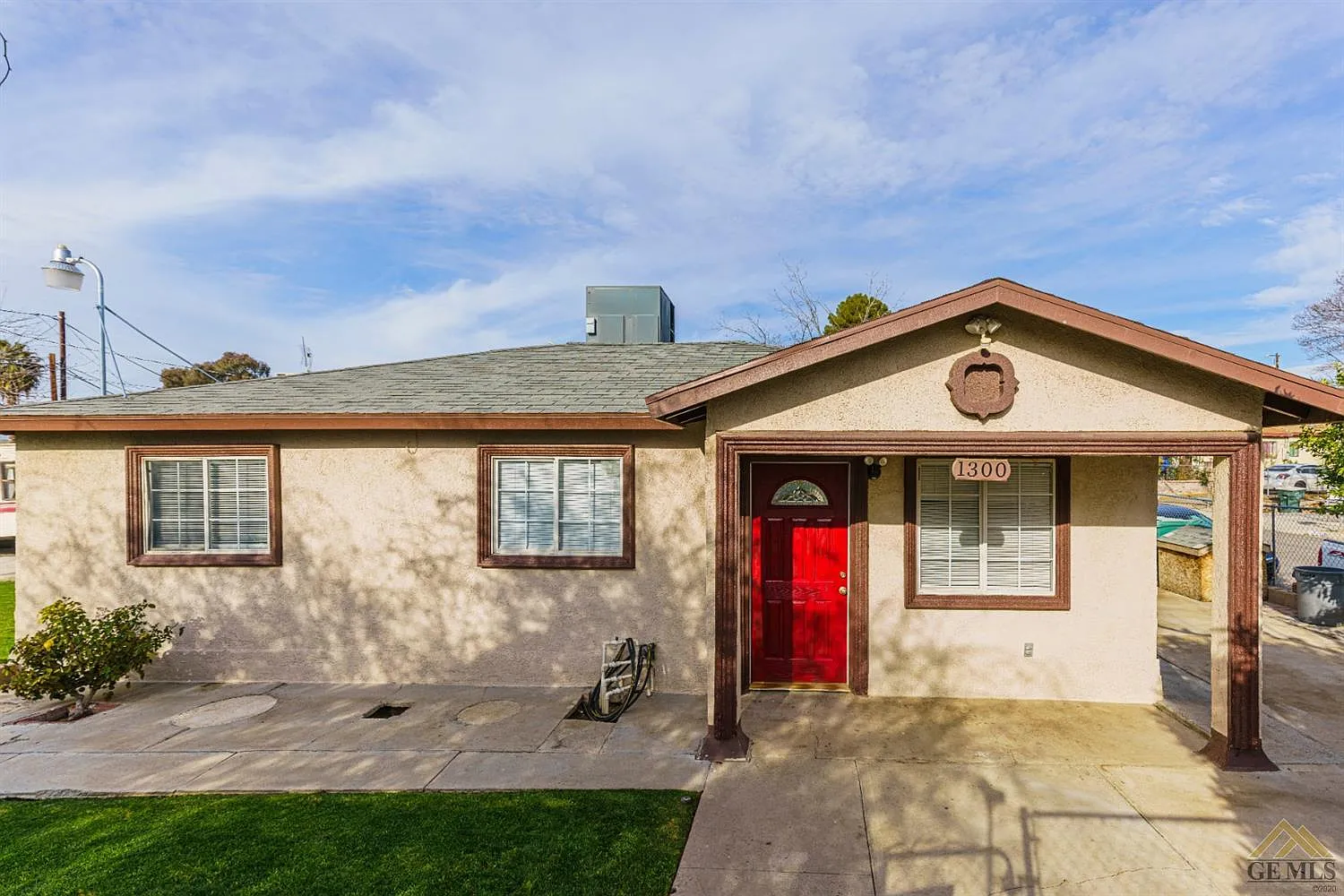 1300 Drury Ln photo 1