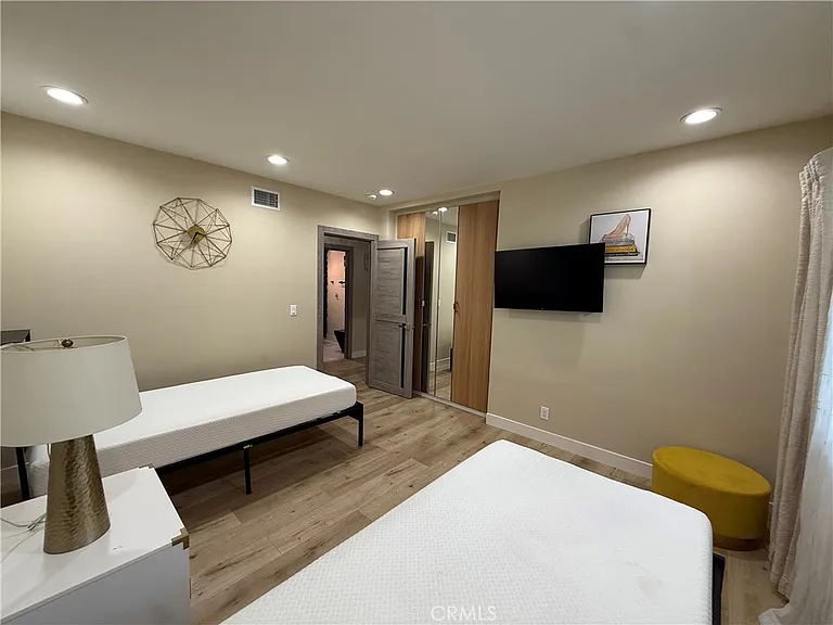 17608 Orna Dr — Photo 22
