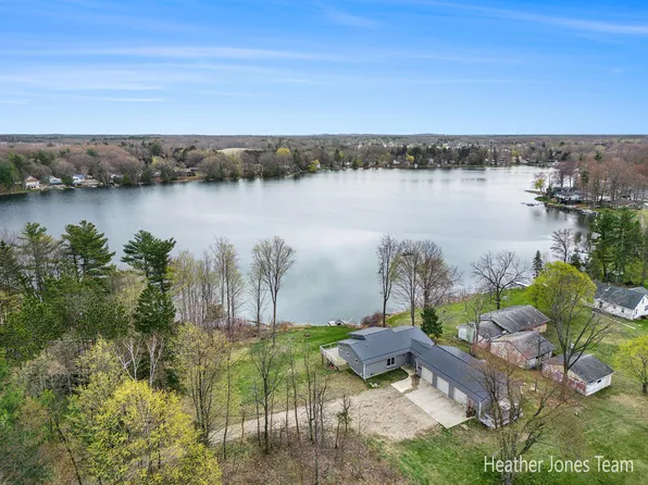 401 Nelson Rd, Stanton, MI 48888