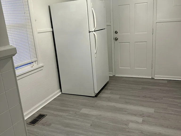 Eat in Kitchen dining space