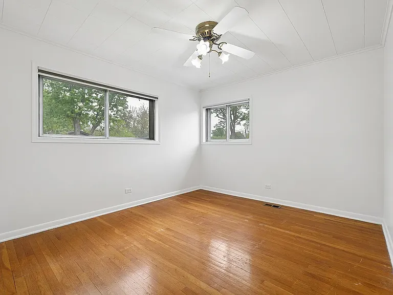 324 Mission Ave — Photo 8