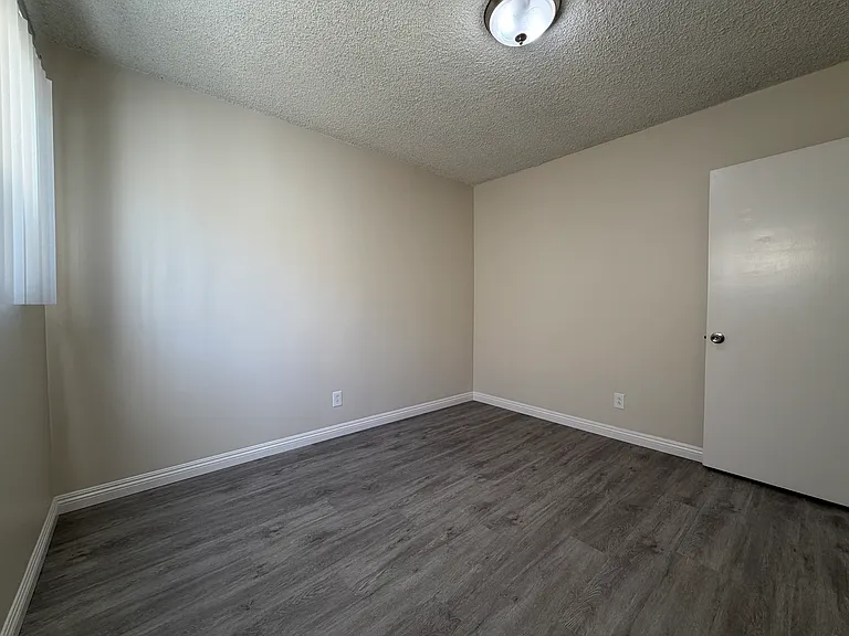 1104 S Marengo Ave #B — Photo 18