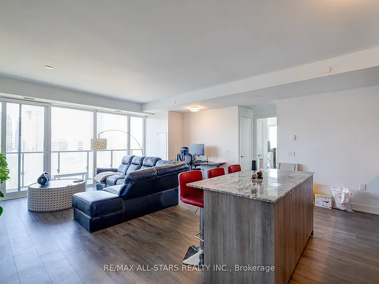 575 Bloor St E #2302 — Photo 7