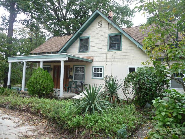 2nd image of 20 Wanamassa Point Rd