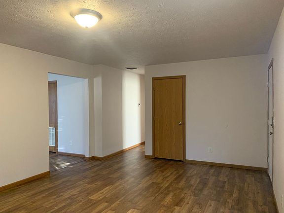 2nd image of 690 W Light St #34