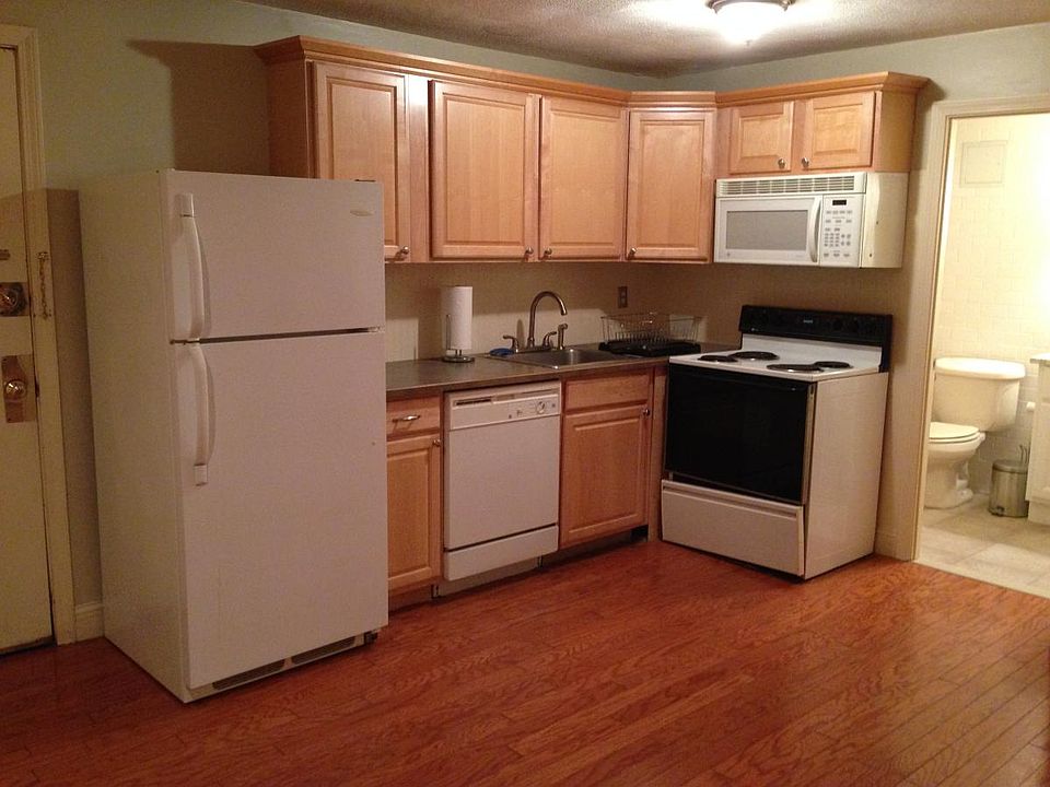 Updated kitchen, granite, new sink