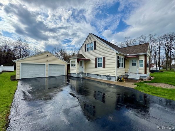 1432 Quaker Rd, Barker, NY 14012