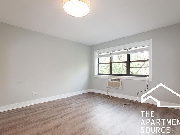 3rd image of 447 W Barry Ave #5