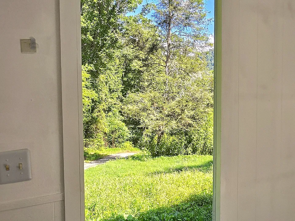 32 Little Pisgah Rd