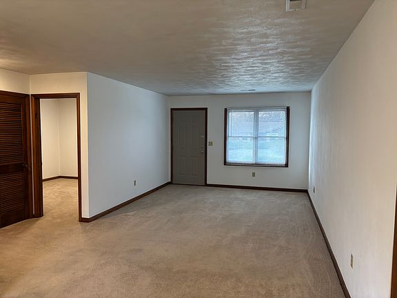 3rd image of 4372 Baden Strasse