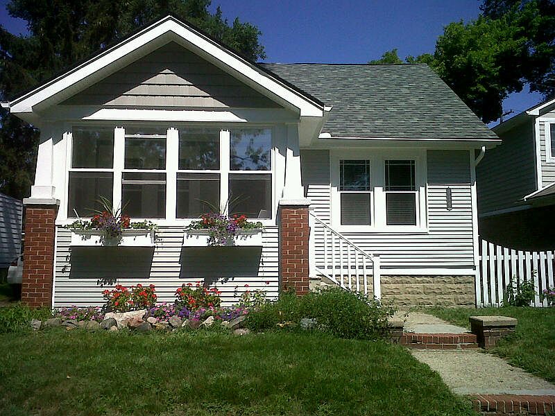 1st image of 529 E 5th St