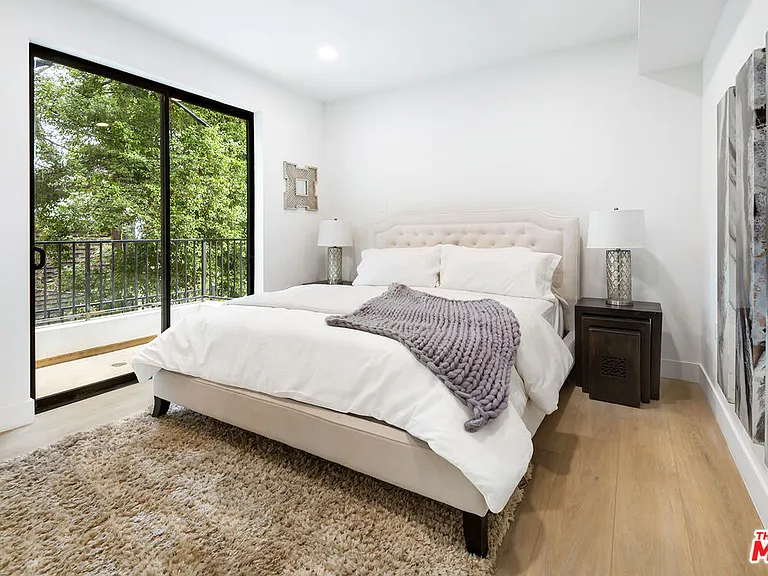 3659 1/2 Regal Pl — Photo 27