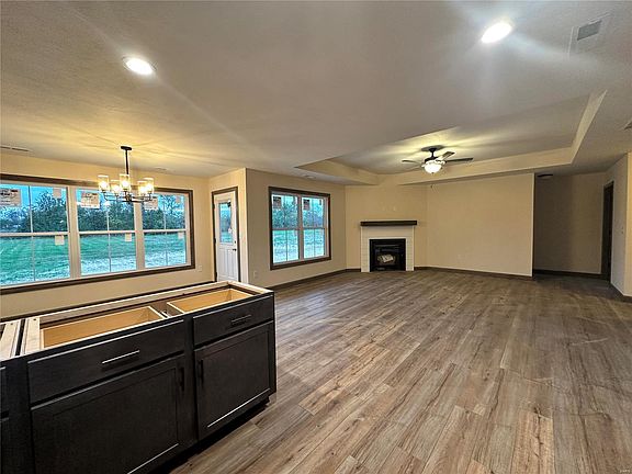 2nd image of 3601 Justine Dr