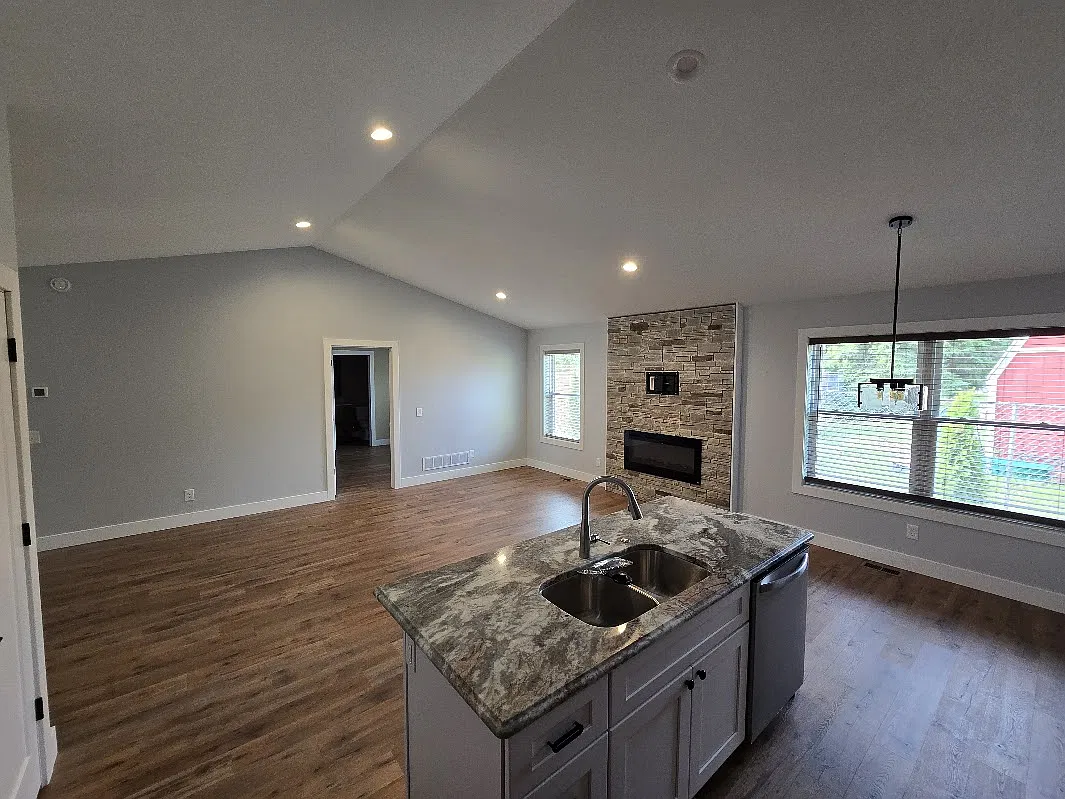 3856 Paddock Dr — Photo 3