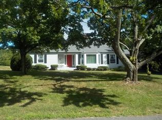 8 Old Orchard Rd, Wilbraham, MA 01095