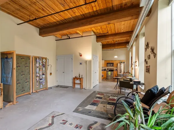 35 Riverwalk Way #R115, Lowell, MA 01854