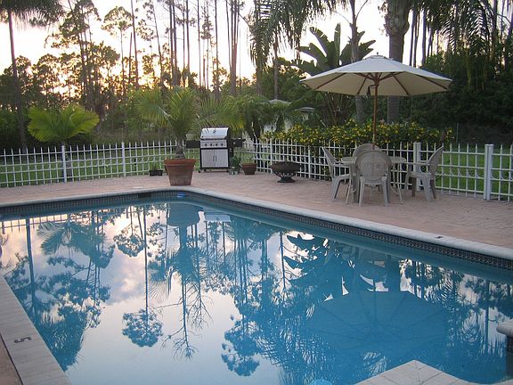 Fenced Pool 