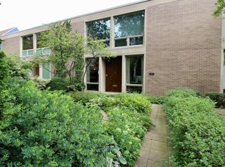 5629 S Blackstone Ave, Chicago, IL 60637