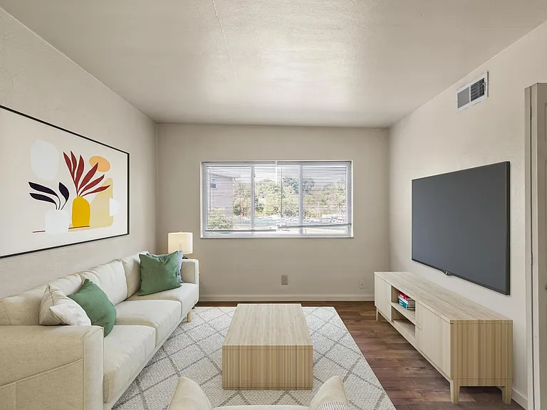 Westport Edge Apartments — Photo 31