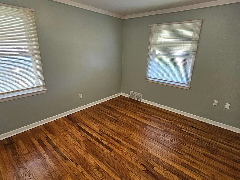 8457 McKinley Ave — Photo 10