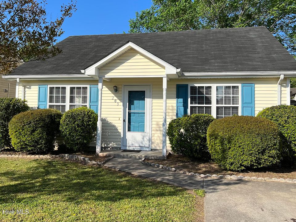 1st image of 203 Oakwood Ln