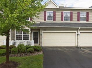 886 Braunworth Ct, Chaska, MN 55318