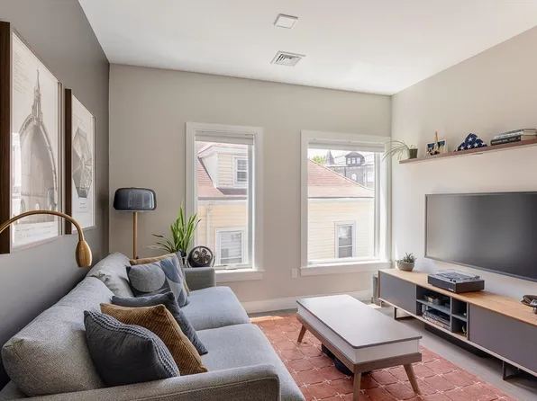11-19 Walley St #306, Boston, MA 02128