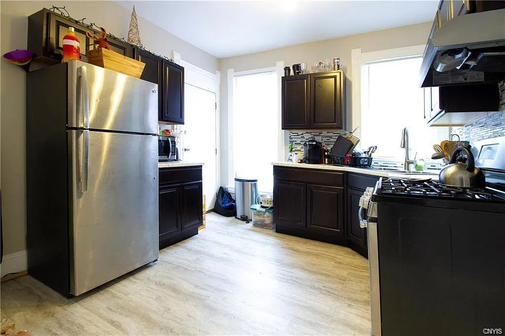 2 bed, $1,300 — Photo 1