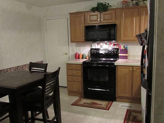 3rd image of 3808 Cross Creek Dr