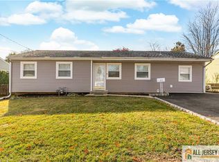 11 Wellesley Rd, Parlin, NJ 08859