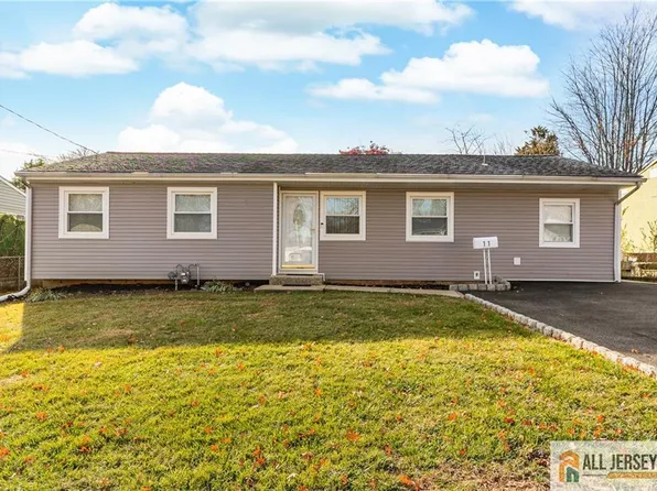 11 Wellesley Rd, Parlin, NJ 08859