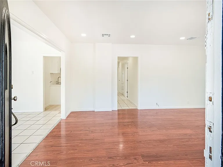 636 NW Pioneer Dr #1 — Photo 8