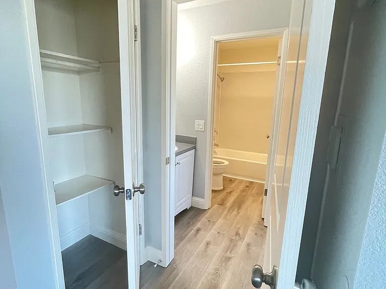 Wright Place Apartments — Photo 33