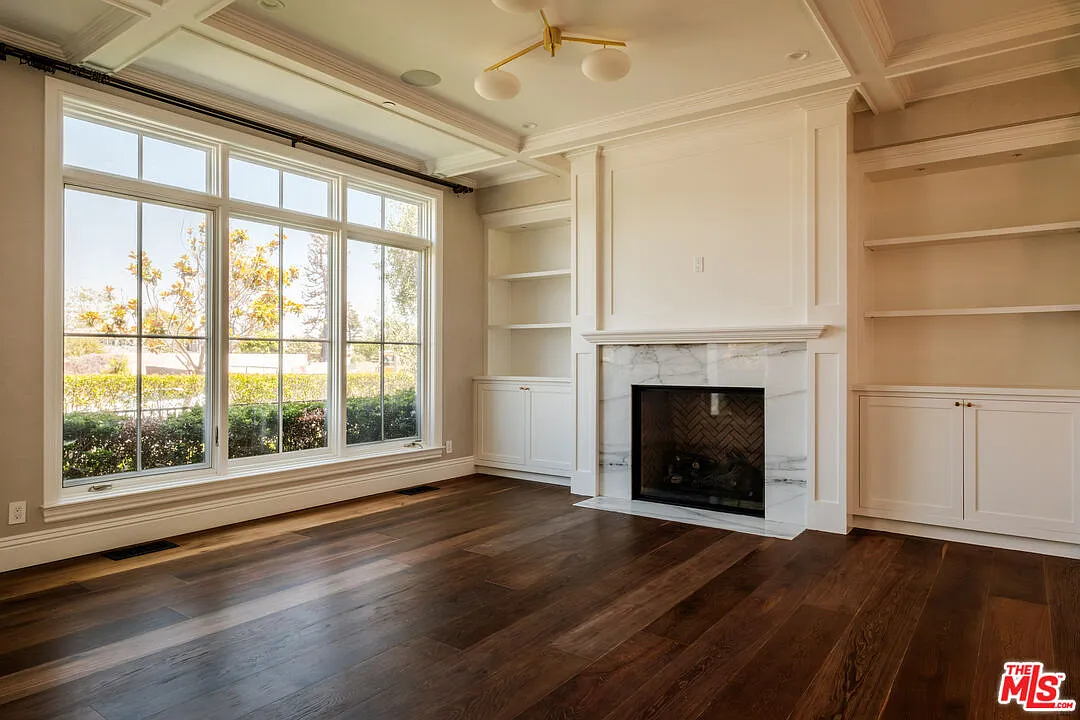 5 bed, 7.0 bath, 5713 sqft, $45,000 — Photo 4